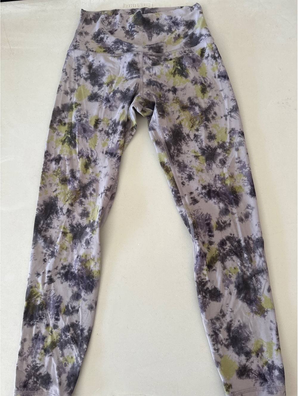 Lululemon patterns leggings size 6